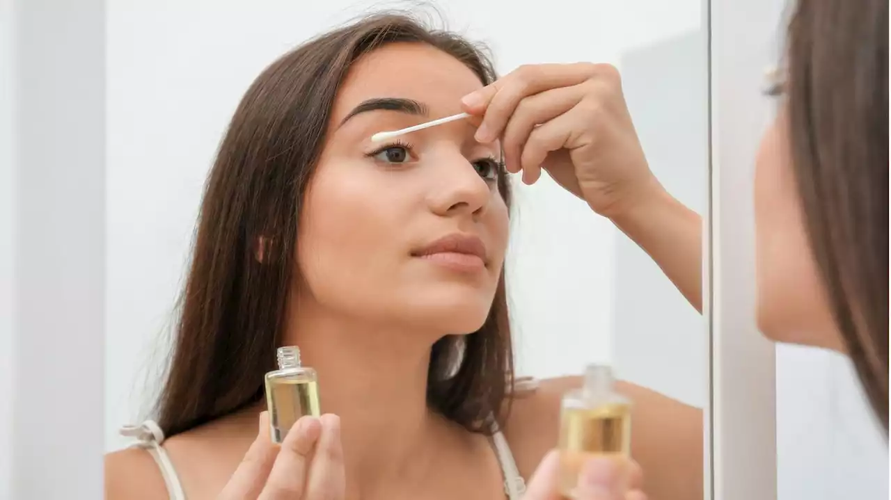 Wimpernserum ohne Hormone Diese 6 sorgen für voluminöse, lange Wimpern