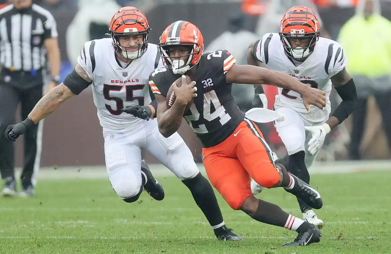 Browns running back Nick Chubb carted off field in second quarter of Steelers game