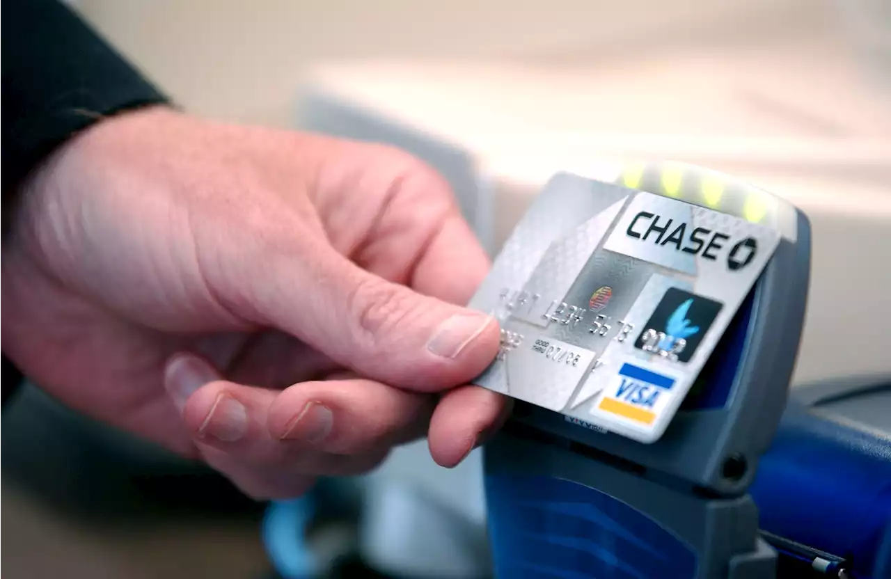 Retail trade group urges passage of bill that would reduce credit card 'swipe fees,' here's why