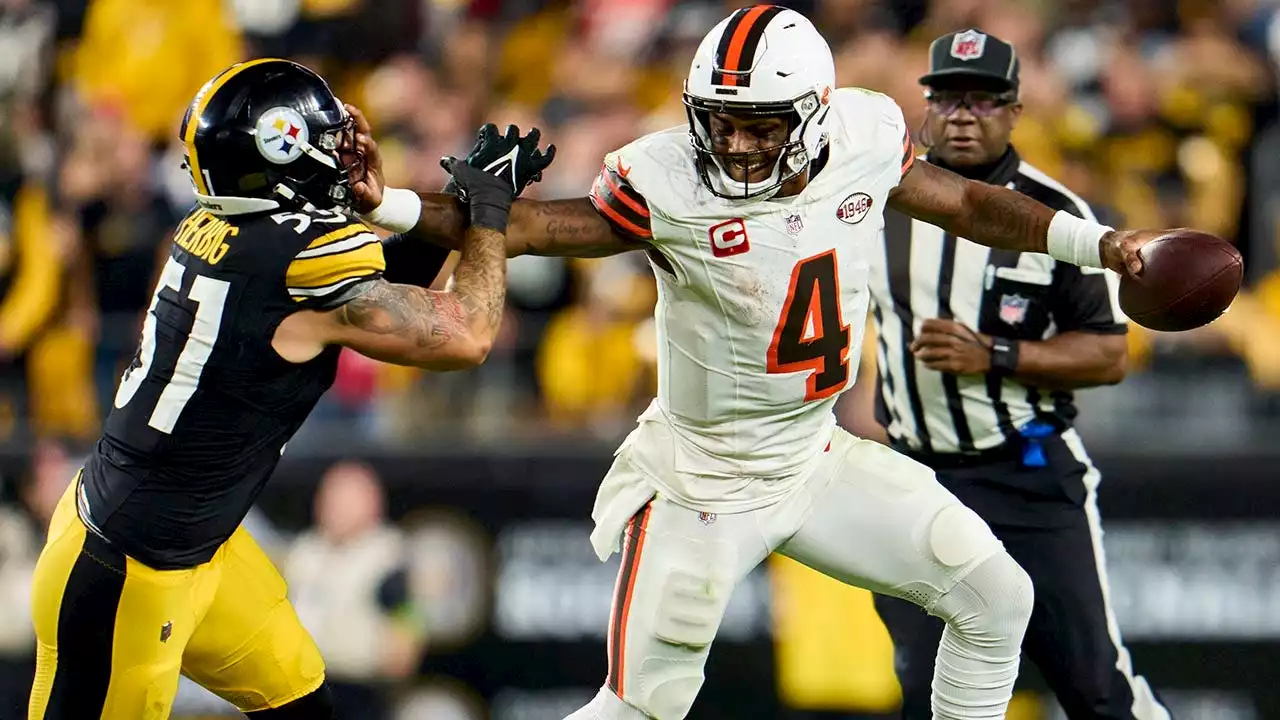 Browns' Deshaun Watson avoids ejection after pushing official, commits 2 personal fouls in loss