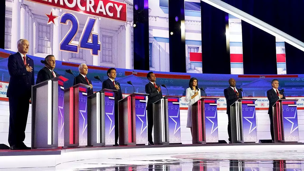 Longshot Republican presidential candidates scramble to make 2nd debate next week