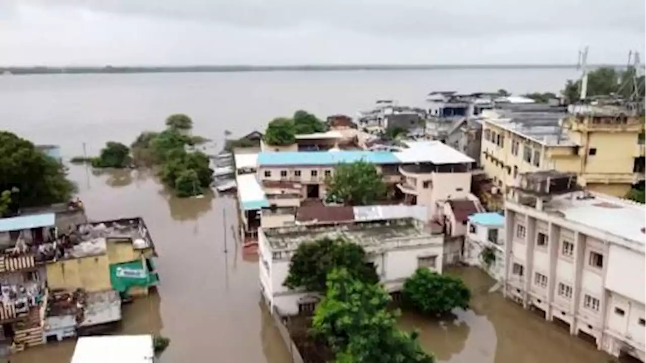 India floods: Heavy rains inundate western, central states | Watch News Videos Online