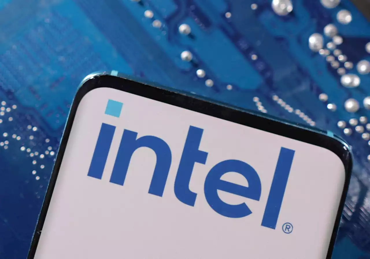 Intel says newest laptop chips, software will handle generative AI