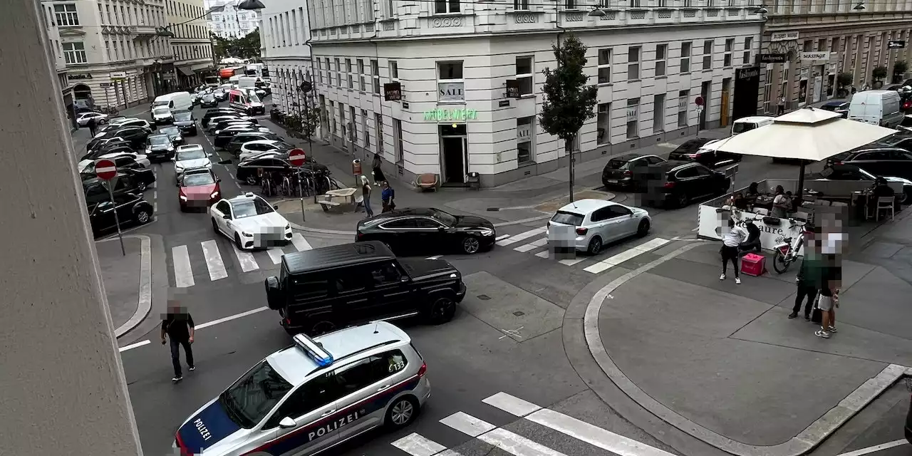 Großeinsatz in Wiener City – Polizei sperrt Straße ab