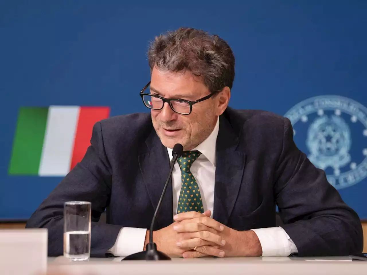 Manovra, Giorgetti punta il dito contro la Bce: 'Con aumento tassi 15 miliardi in meno'