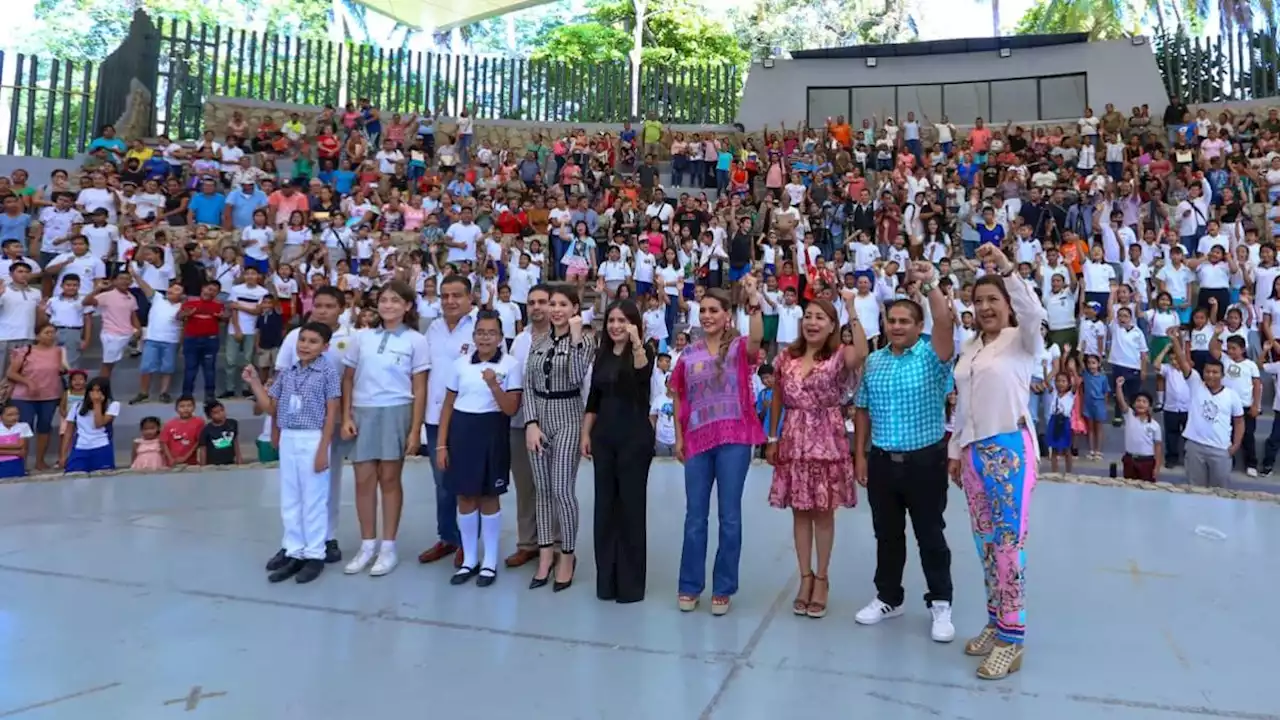 Entrega Evelyn Salgado 345 apoyos del programa Becas Ignacio Manuel Altamirano en Acapulco