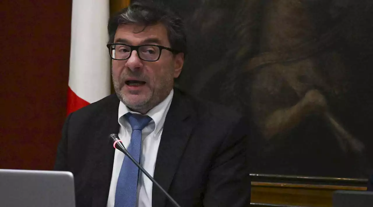 Manovra, Giorgetti: 'Rialzo dei tassi ha portato via 14-15 miliardi di euro'