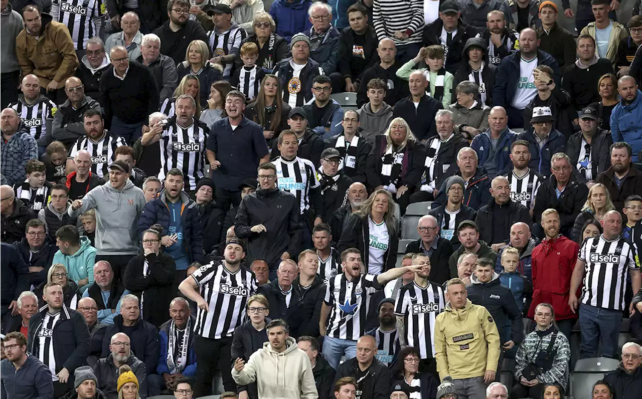 Apuñalan a aficionado del Newcastle previo al juego contra Milan