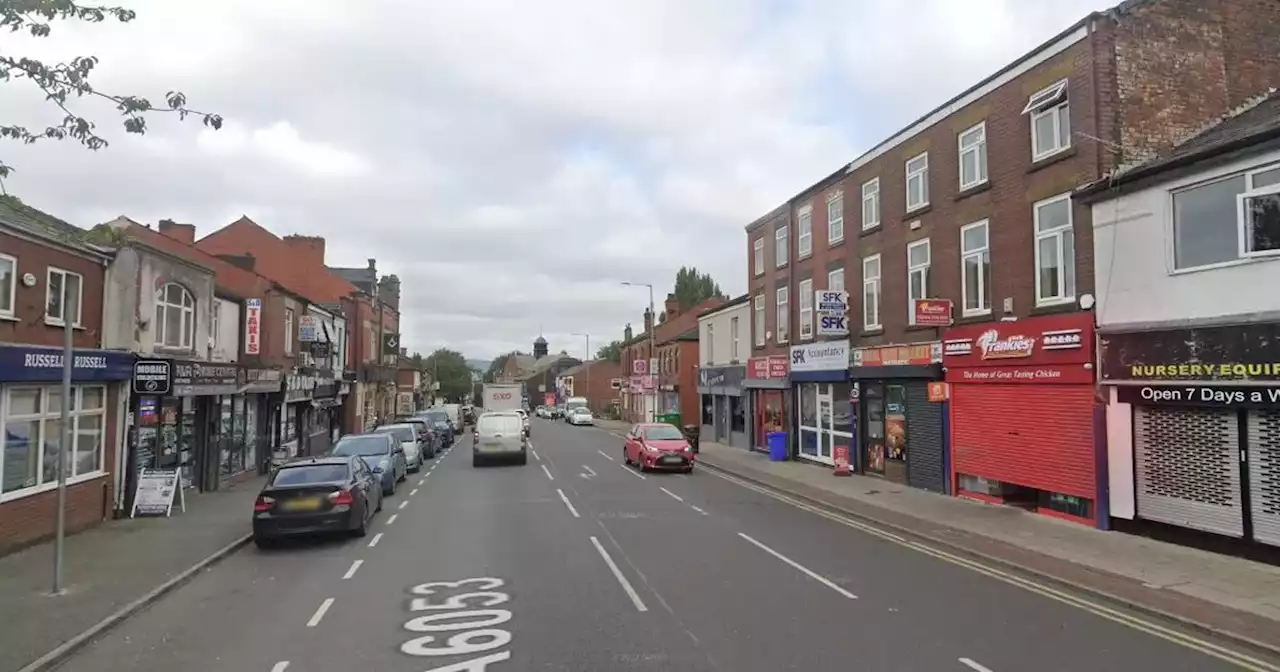 Man snatches woman's chain in daylight attack on busy high street