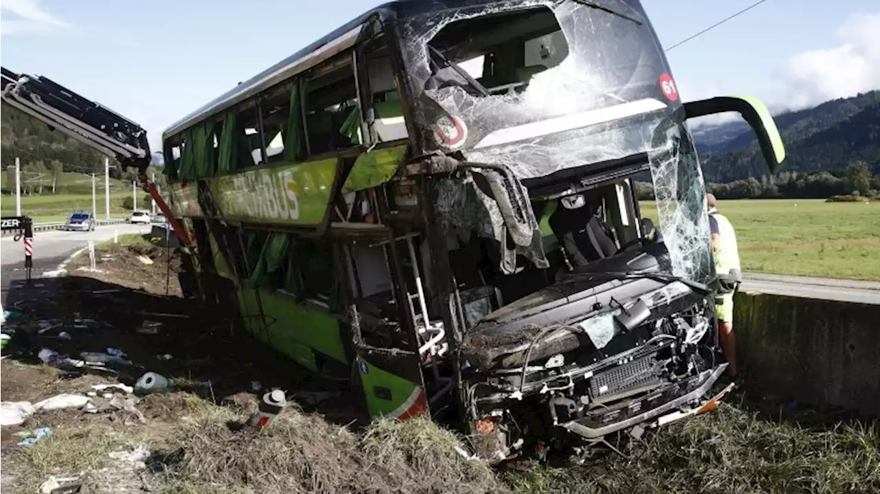 Unfall mit Bus aus Berlin in Österreich: Tote, 20 Verletzte