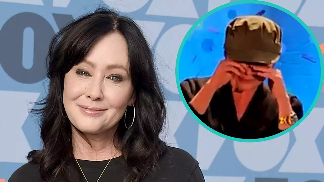 Shannen Doherty tears up with ‘90210' cast over standing ovation at 90s Con amid cancer battle