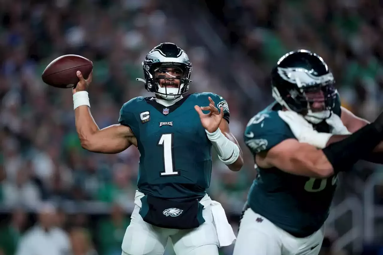 Eagles 'not in a panic mode' over lackluster passing attack