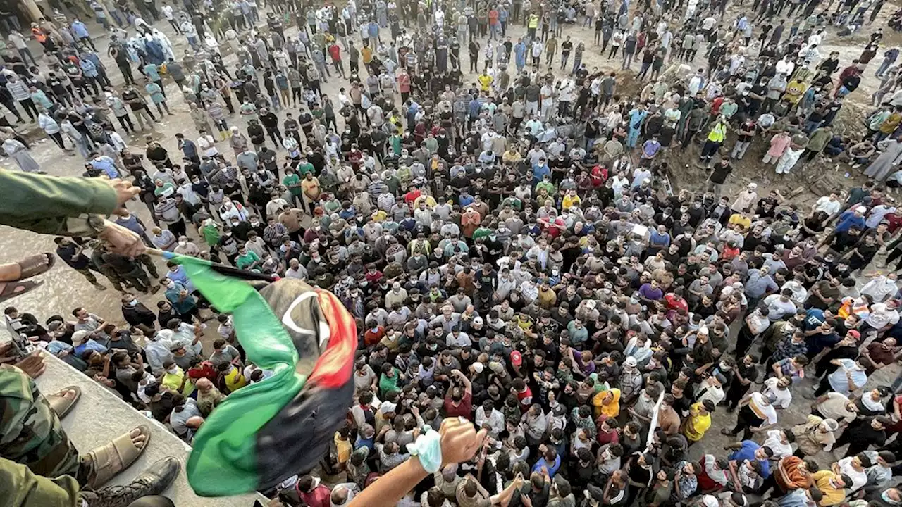 Duizenden Libiërs protesteren vanwege overstromingsramp in Derna