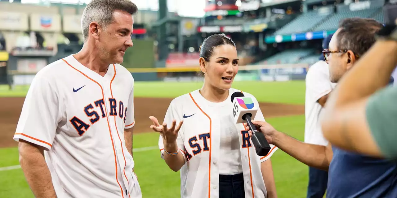 Carlos Ponce, Karina Banda y Amaury Nolasco llevan esperanza y sonrisas a niños hospitalizados