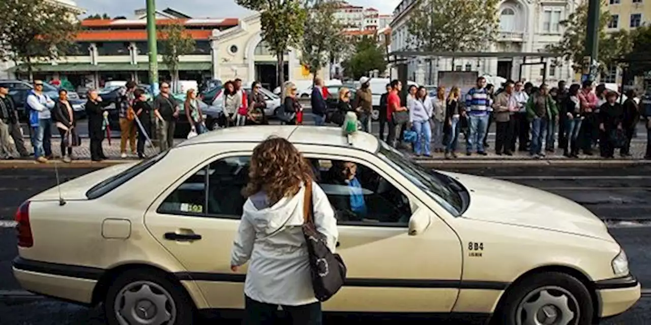 Combustíveis. Taxistas falam em situação 'insustentável' e pedem redução fiscal