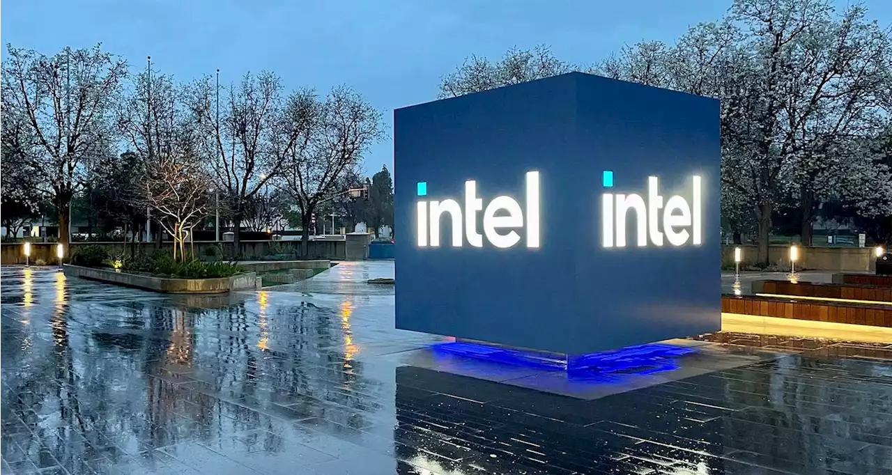 Intel turns to glass in race for future chips