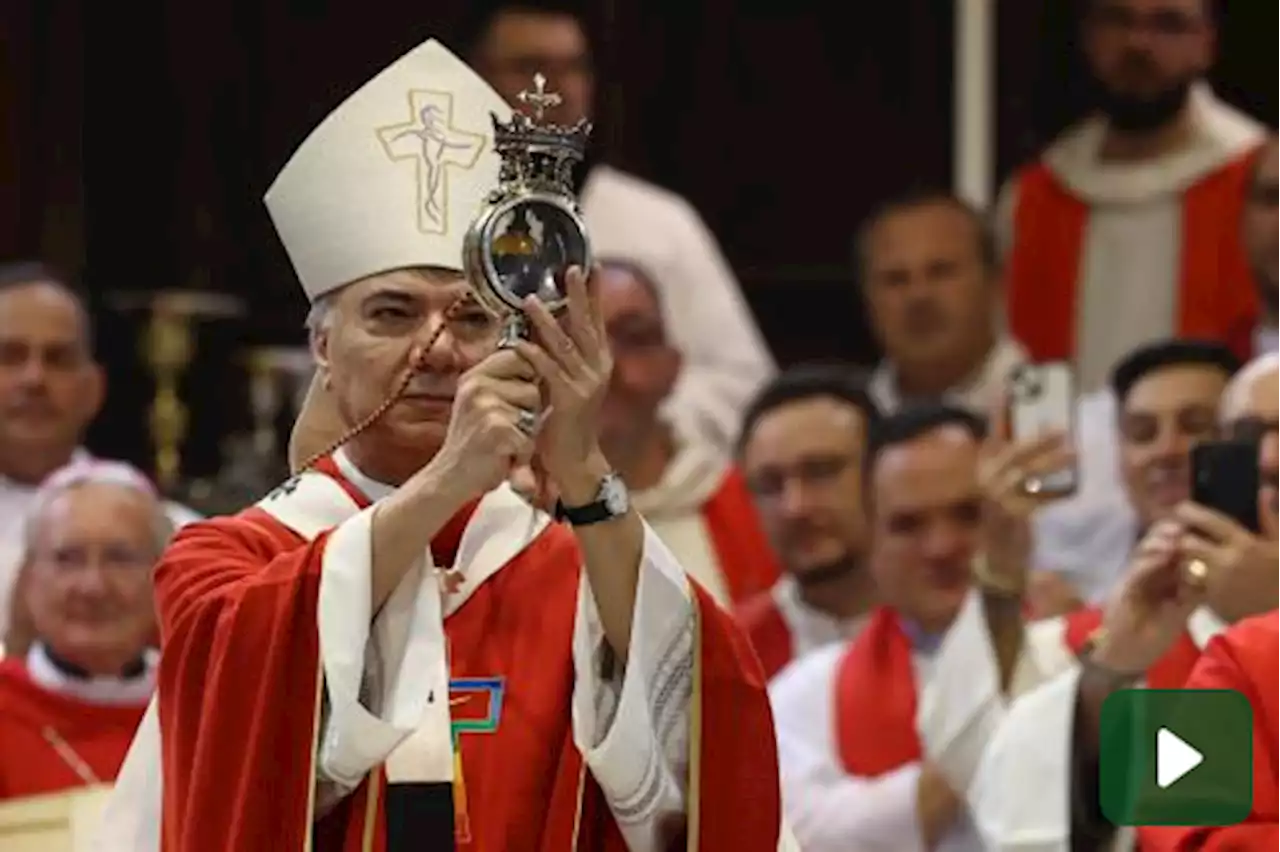 Napoli, si rinnova il prodigio del sangue di San Gennaro