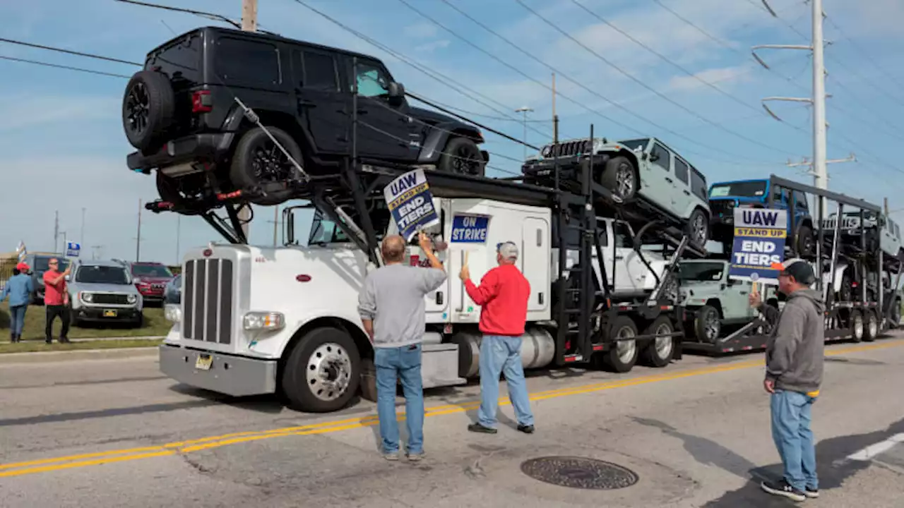 UAW prepares for more strikes in the U.S. as Ford Canada talks extend