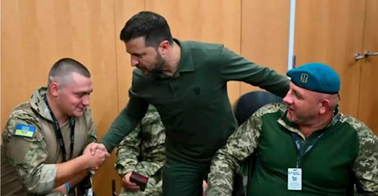 &#039;Stay strong&#039;: Zelensky visits wounded Ukrainian soldiers in New York