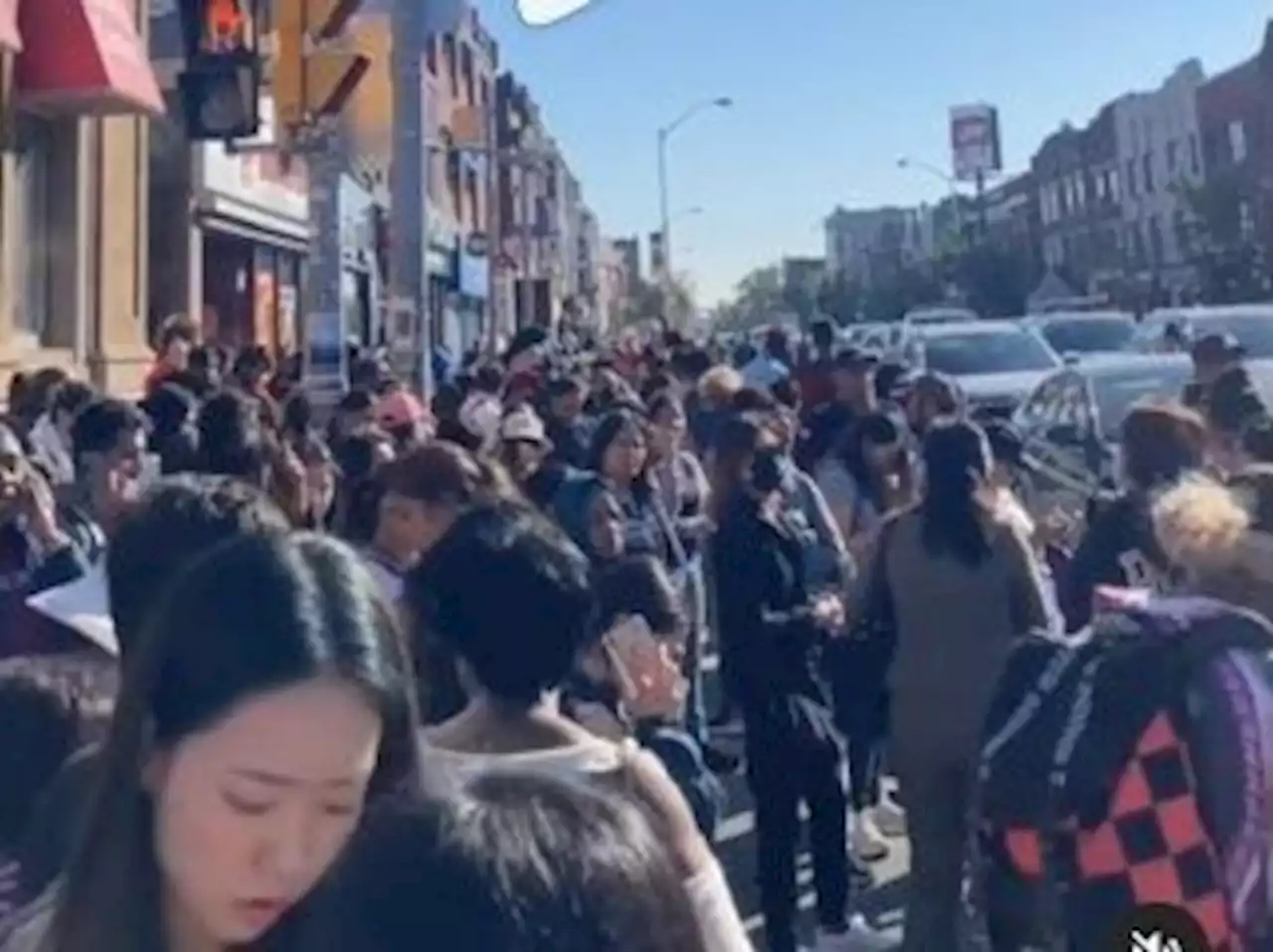 Hundreds pack Broadview station after trespasser causes tracks closure