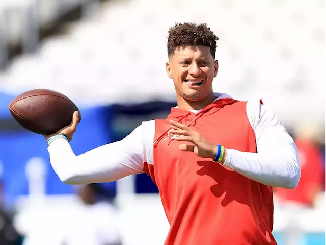 Chiefs, Mahomes agree to restructured deal to include big pay raise, AP  source says