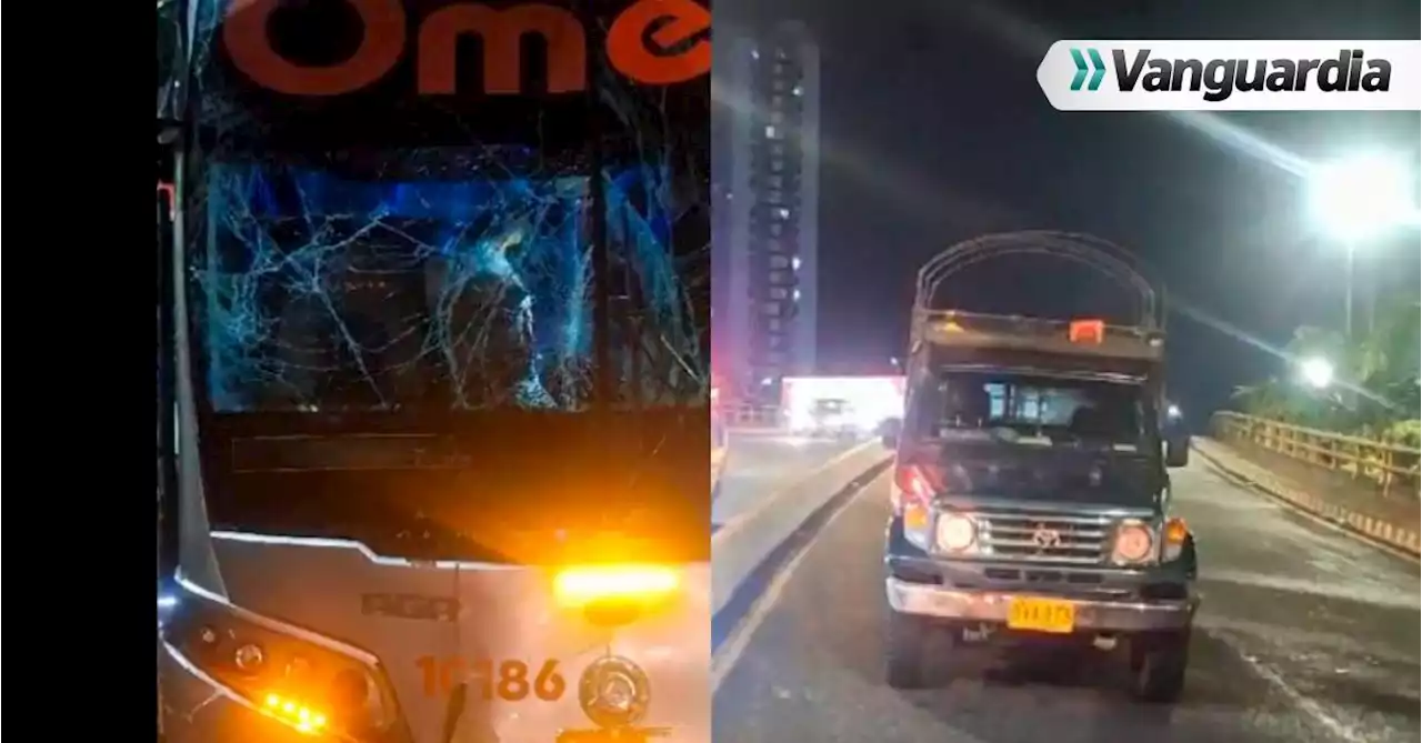 Video: Vehículo en contravía causó fuerte accidente en la Puerta del Sol de Bucaramanga