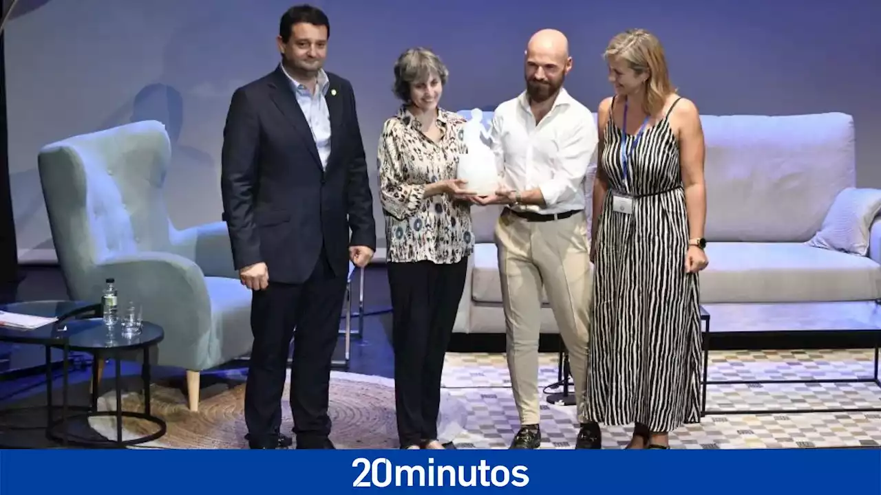 Pilar Perla recibe el premio Pilar Narvión en el Curso de Periodismo de Alcañiz