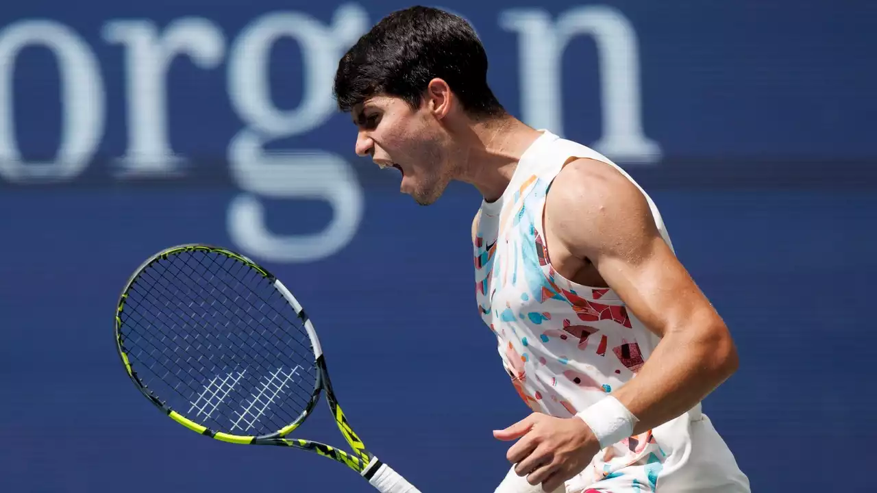 Alcaraz cede un set ante Evans pero sigue firme en su sueño de revalidar el US Open