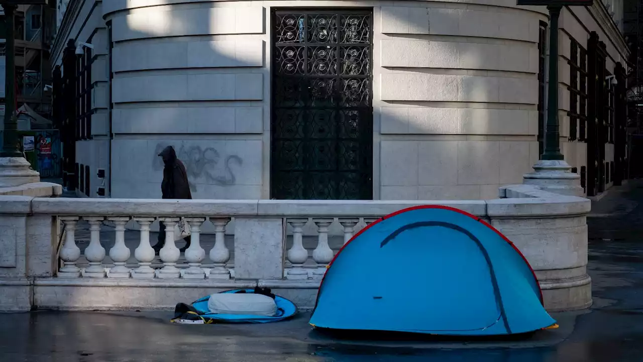 'Une situation dramatique': au moins 262 enfants dorment à la rue en Auvergne-Rhône-Alpes