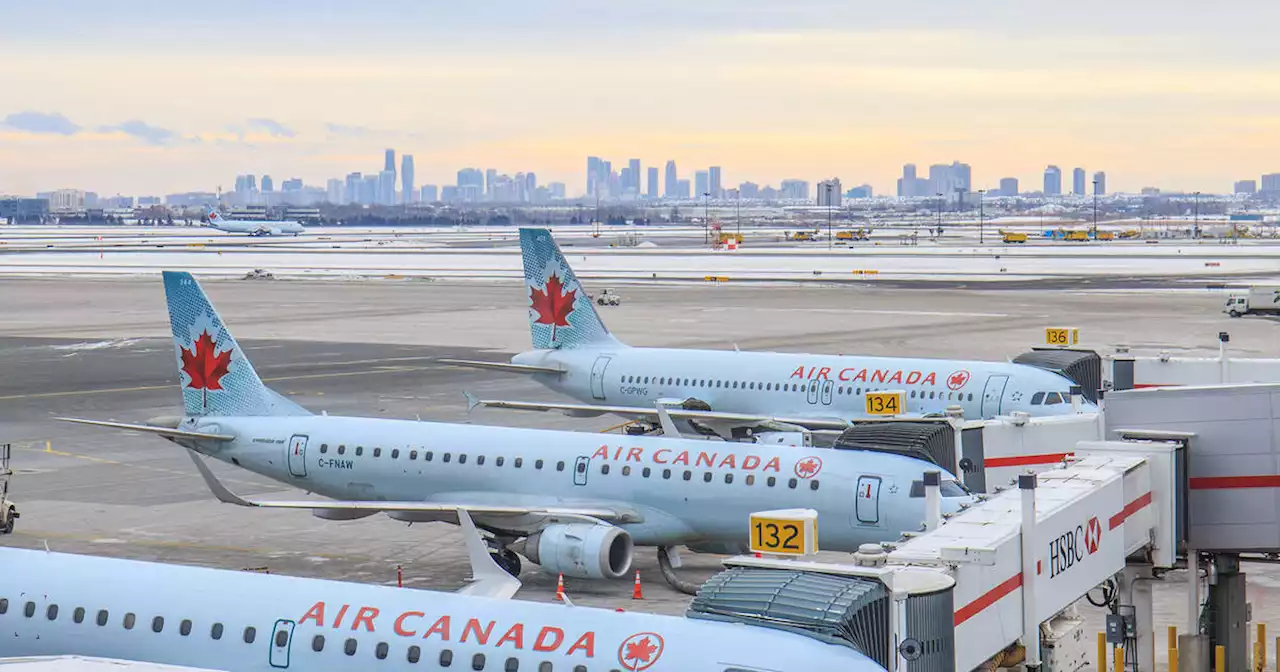 Passengers kicked off Air Canada plane after objecting to puke-stained seats