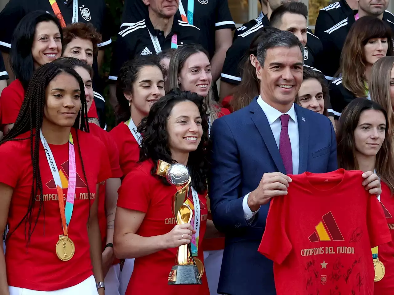 Pedro Sánchez se manifestó sobre el escándalo de Rubiales en España: 'Nos abochorna y no nos representa'