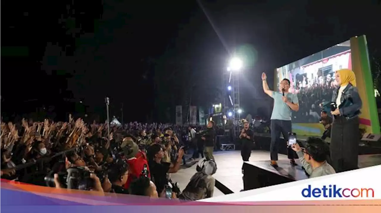 Lagu Pileuleuyan Iringi Perpisahan Ridwan Kamil di Gedung Sate