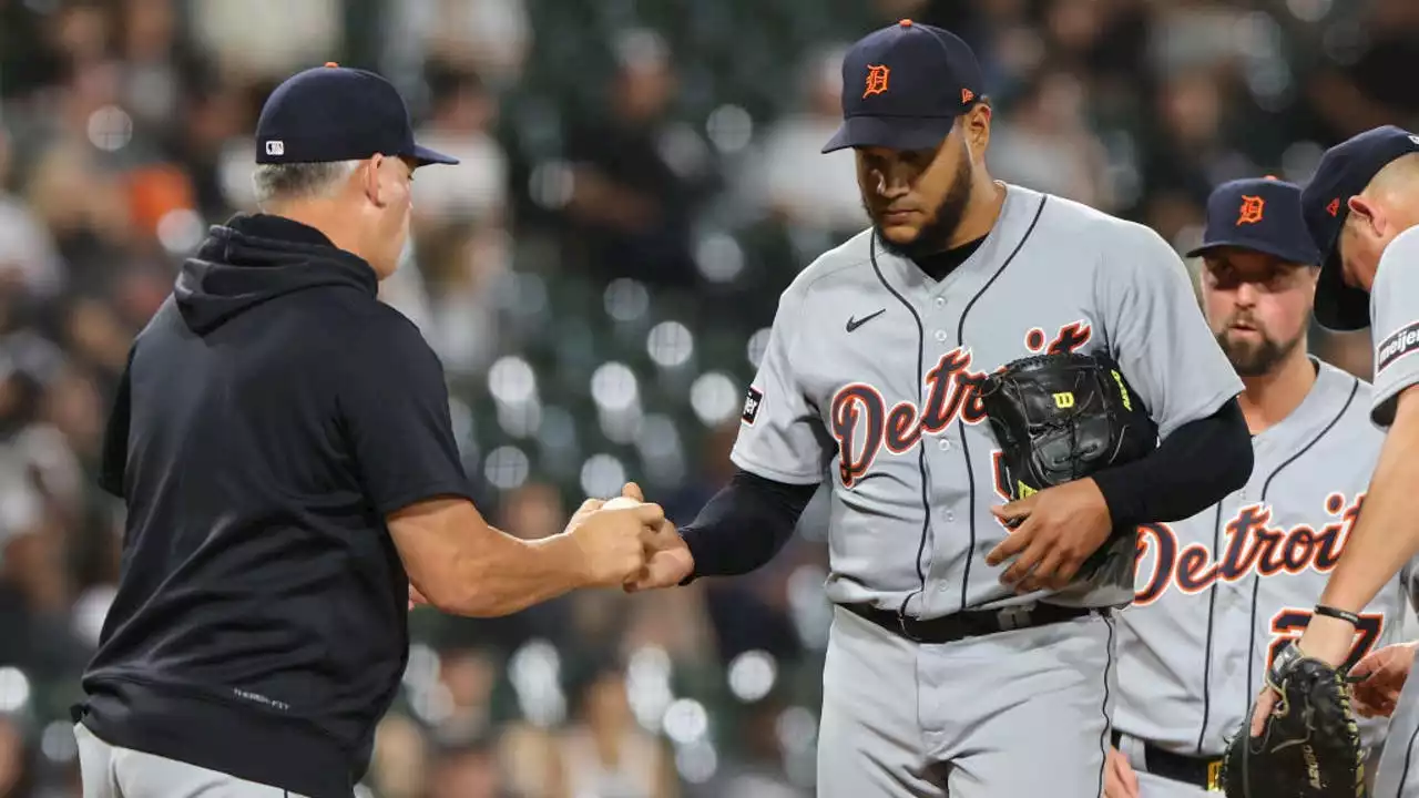 Rodriguez pitches into 7th inning as Tigers beat White Sox 4-2