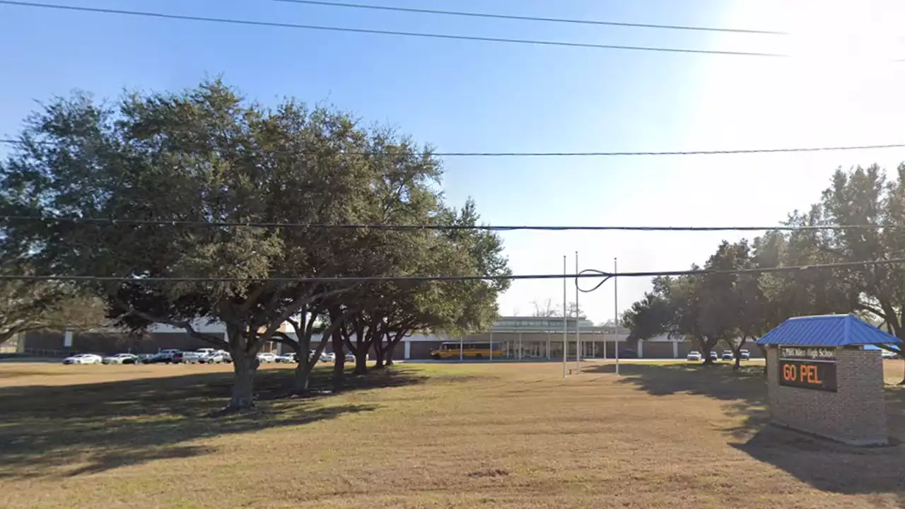 Teen killed, adult wounded in shooting outside Louisiana high school football game