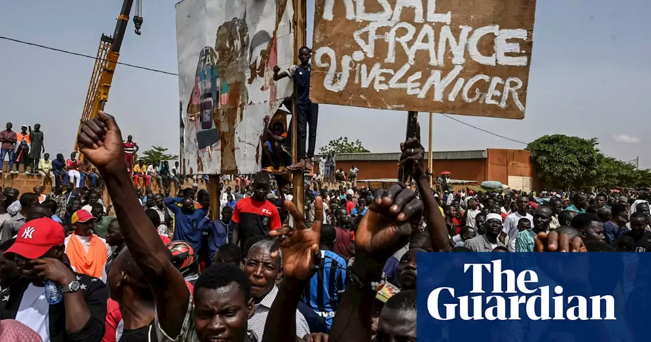 Thousands rally in Niger seeking withdrawal of French troops