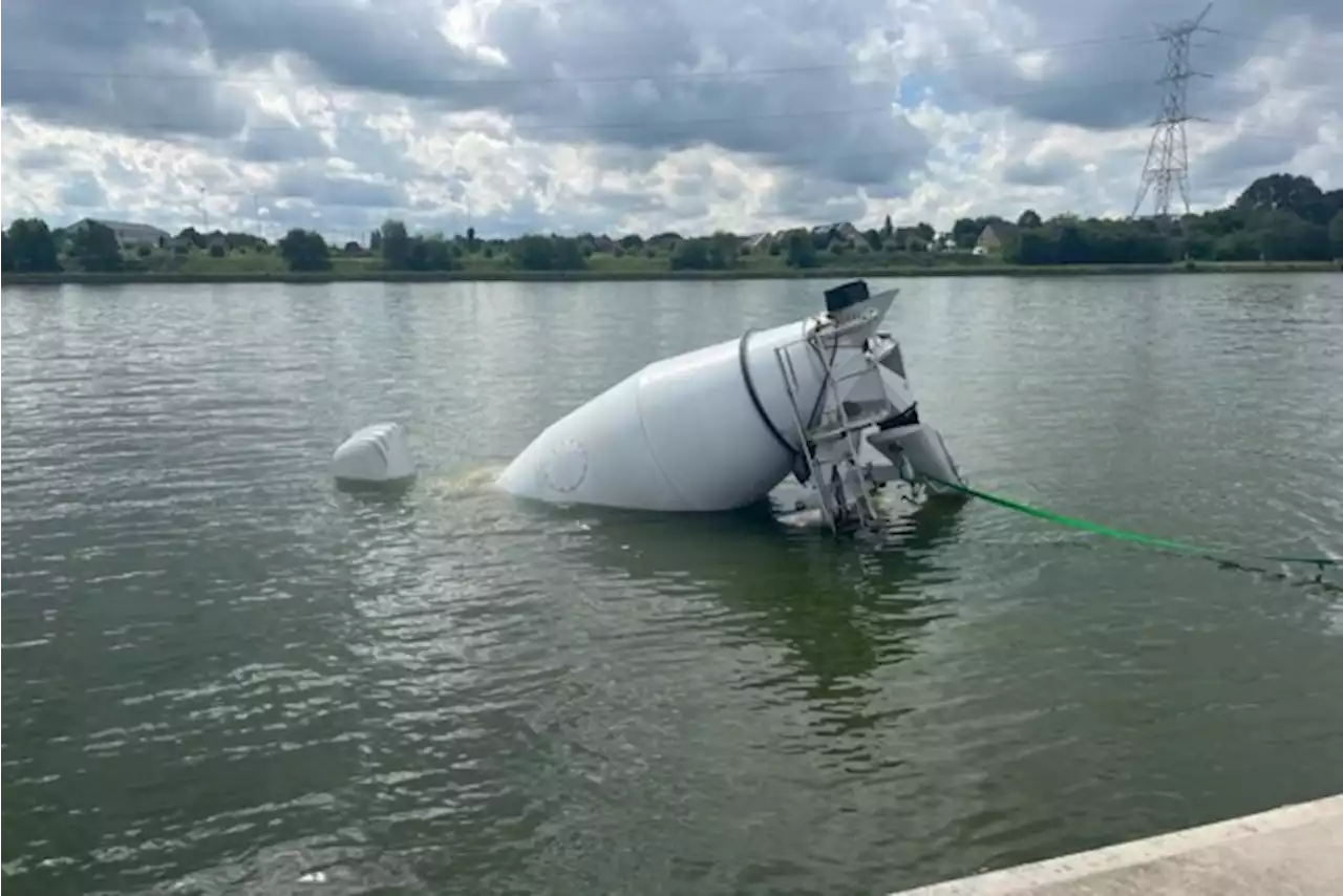 Betonmixer belandt in Albertkanaal in Herentals, bestuurder kan op eigen kracht uit cabine klauteren