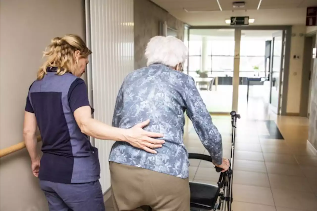 Helft rusthuizen heeft tarieven alweer geïndexeerd: “Dit zijn prijzen om van achterover te vallen”