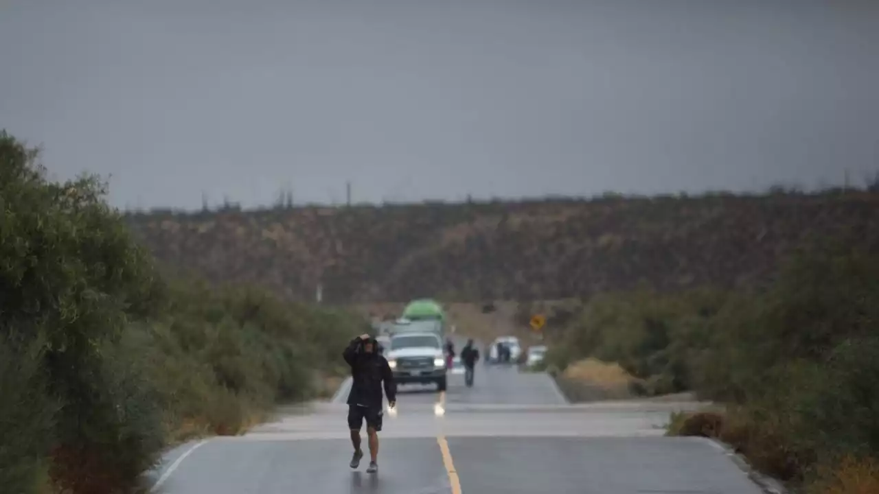 VIDEO: a punta de pistola rateros asaltan a automovilistas en las carreteras de Puebla, así operan