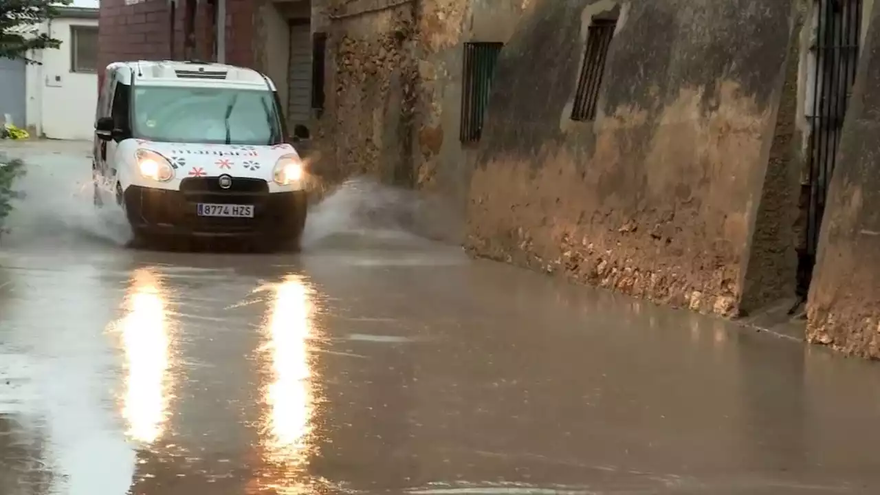 Varios heridos, kilómetros de retenciones e incendios por la DANA que afecta a diez CCAA