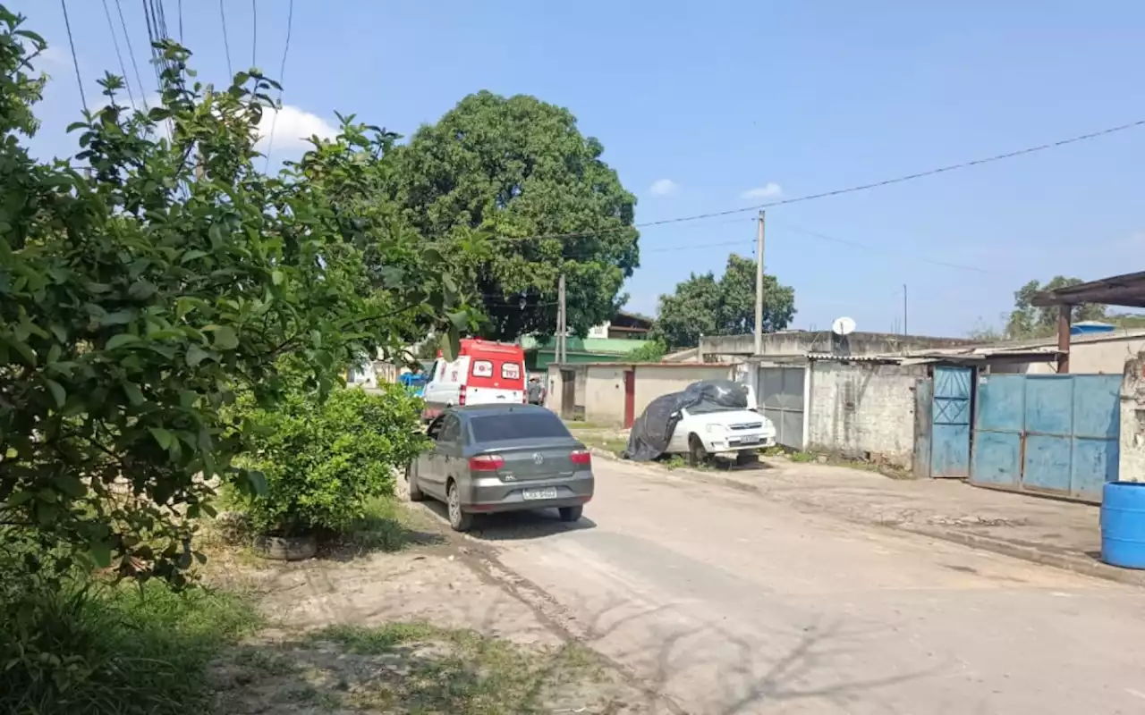 Polícia prende homem suspeito de esfaquear duas pessoas durante surto na Baixada | Rio de Janeiro