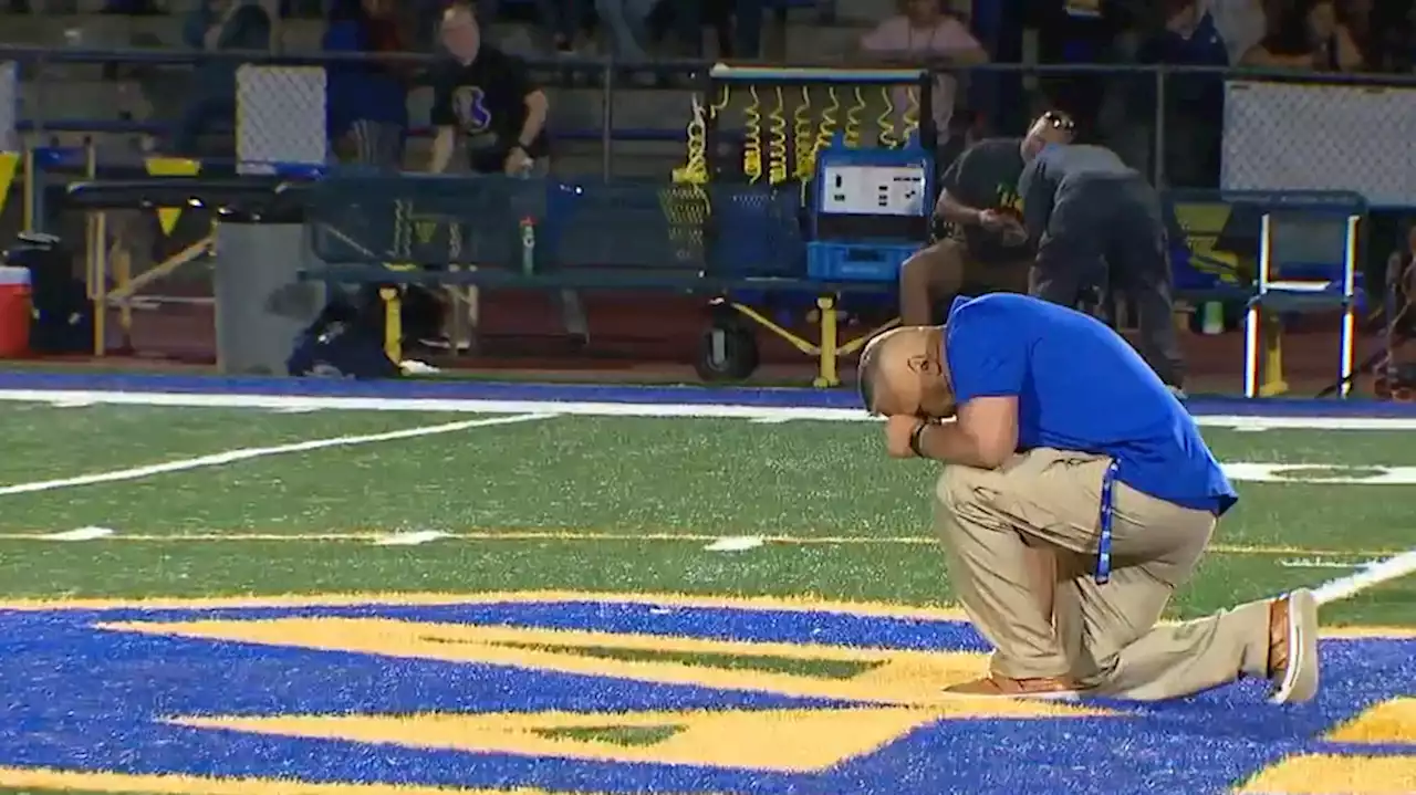 Reinstated Bremerton high school coach continues on-field prayers amid controversy