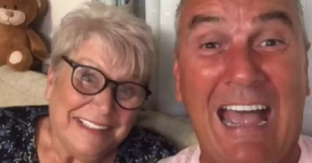 Gogglebox star Lee makes 'Iceland' jibe at Jenny after showing off holiday tan