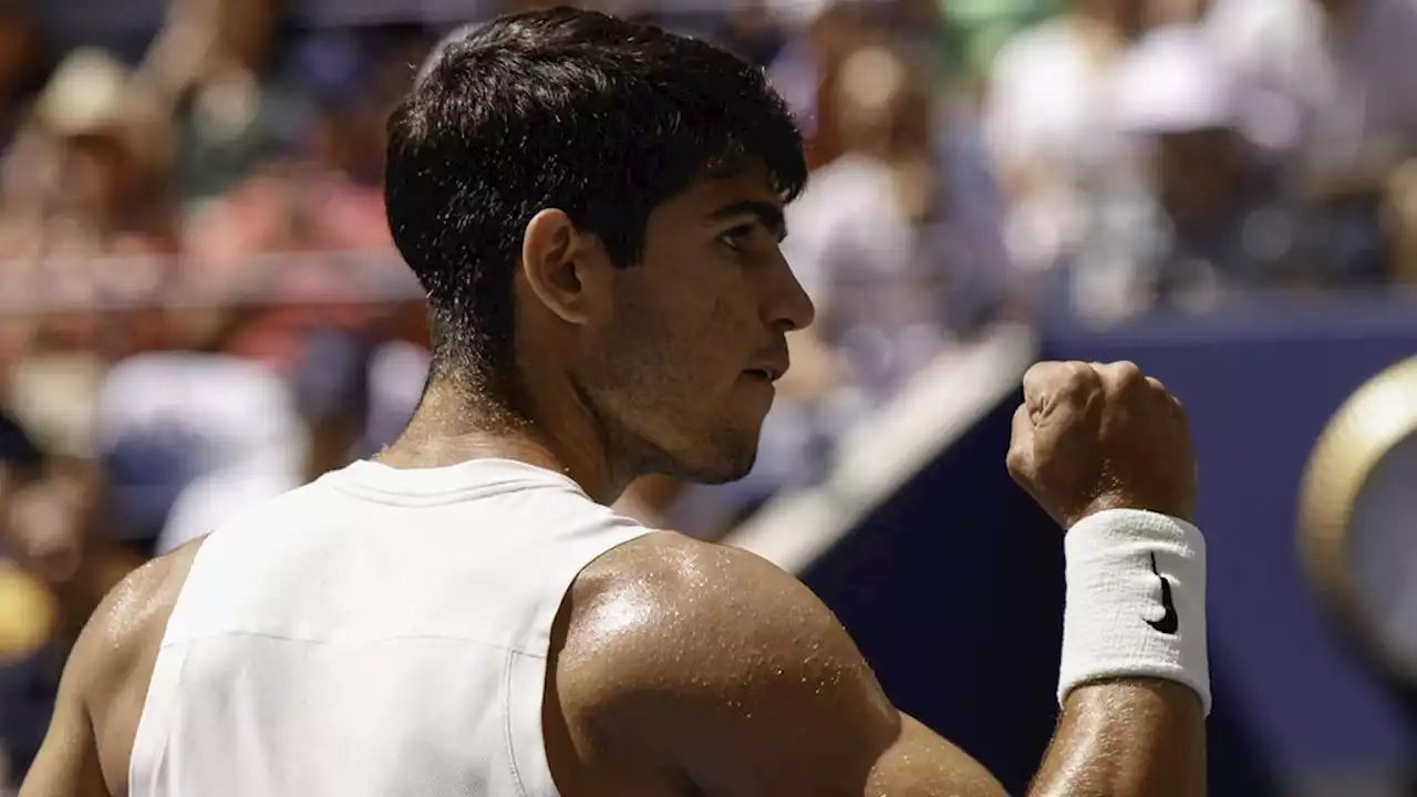 Alcaraz verliest voor het eerst set, maar bereikt wel vierde ronde US Open