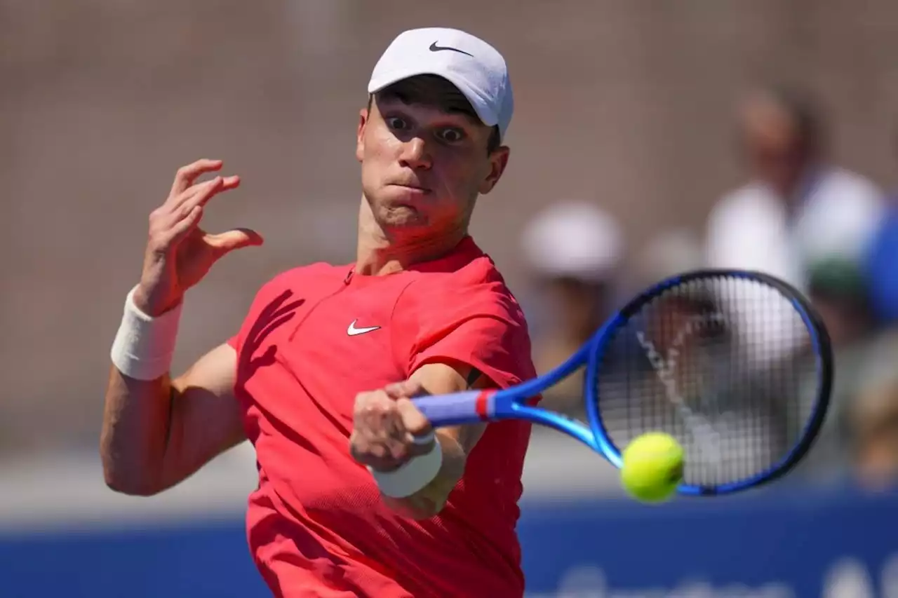 Carlos Alcaraz produces highlights, smiles in U.S. Open victory over Dan Evans