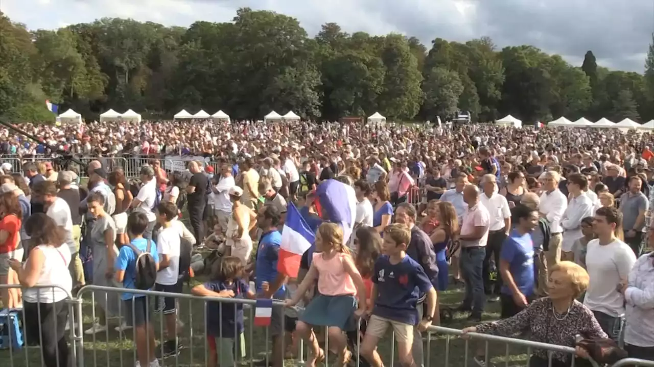 XV de France: à Rueil-Malmaison, un accueil massif pour les Bleus avant le Mondial