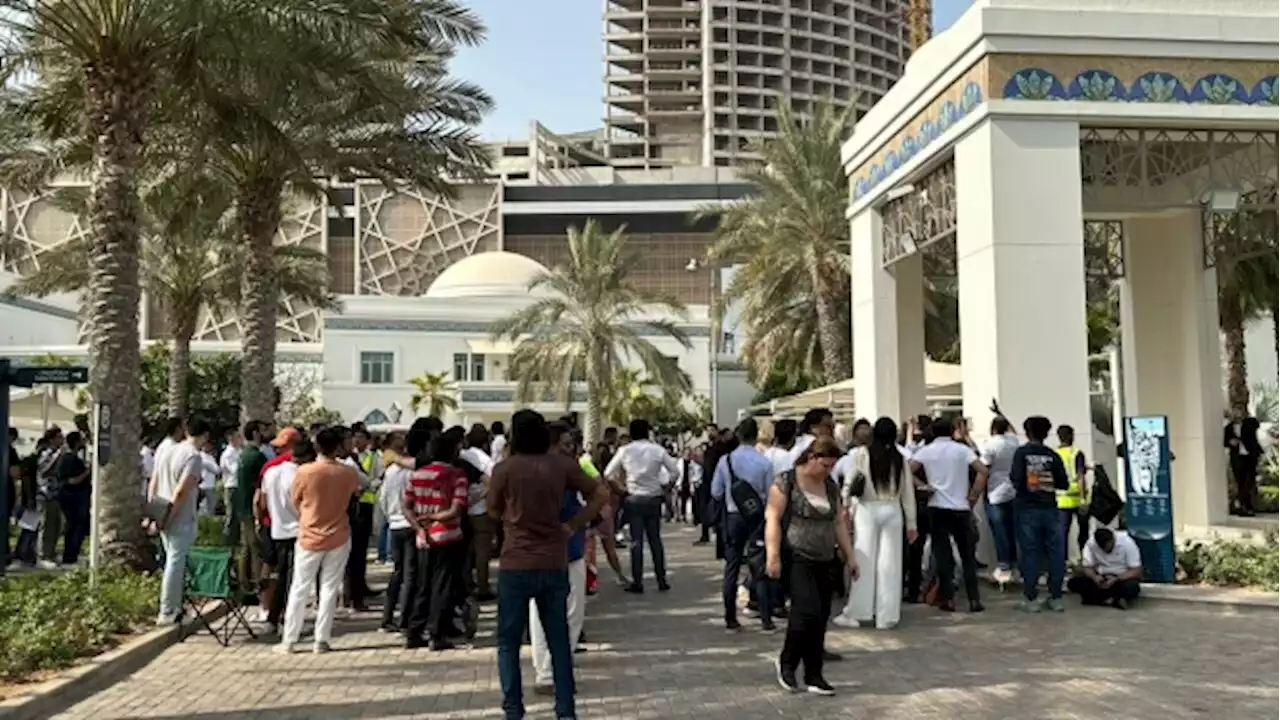 Hundreds of Buyers Queue Up for Dubai's $5 Million Palm-Island Homes