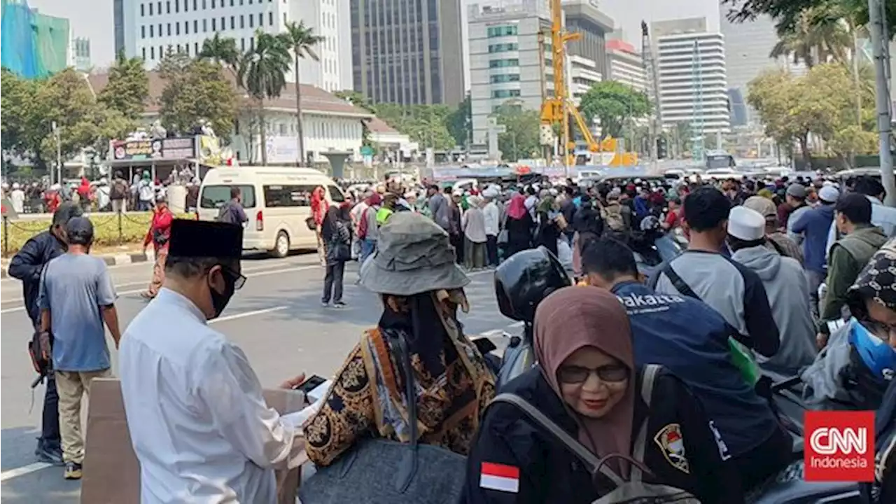 Massa Aksi 209 Bela Rempang Mulai Berdatangan di Patung Kuda