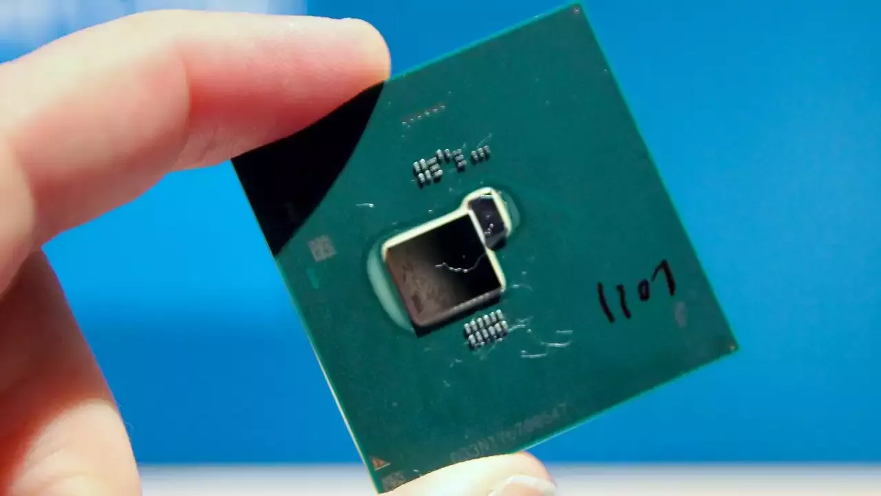 Universal Chiplet Interconnect Express: Intel Zeigt UCIe Mit Chips In ...