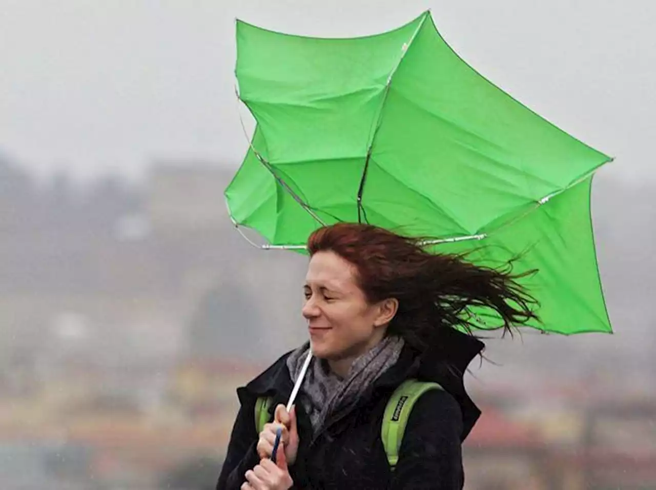 Meteo, in arrivo due perturbazioni: piogge per alcuni giorni (e crollo delle temperature)