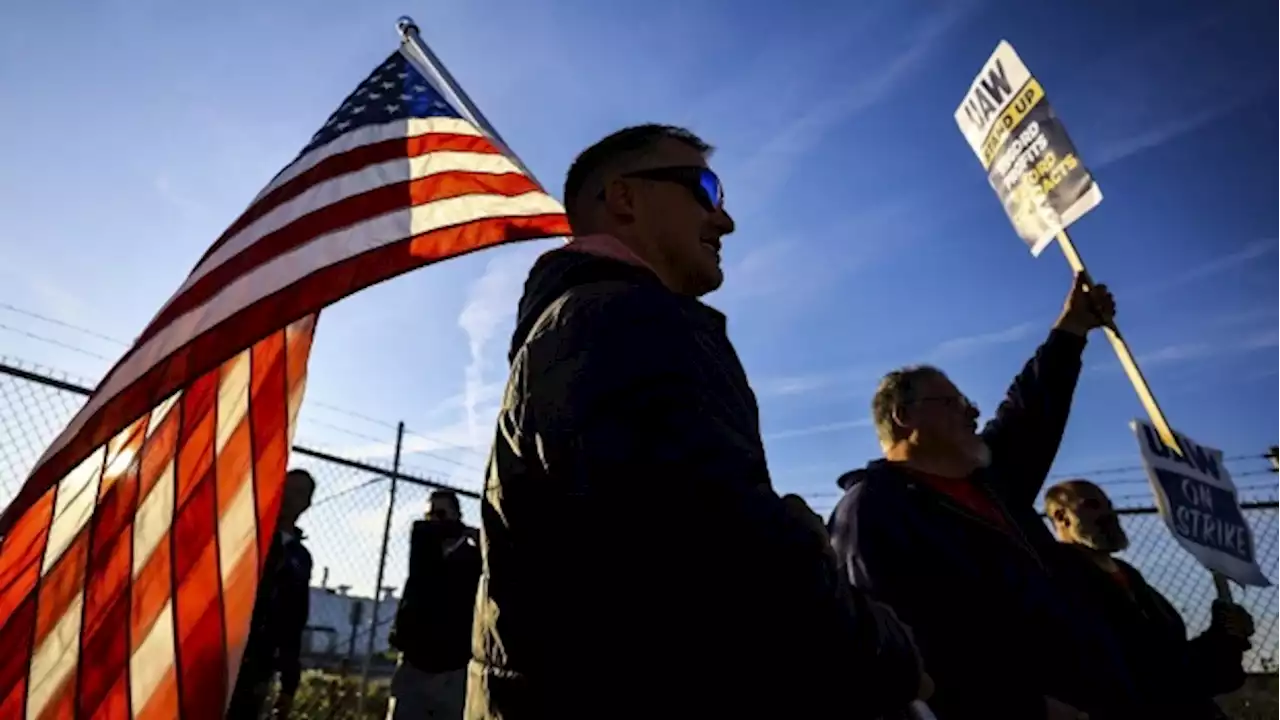 Jeep maker Stellantis makes new contract offer as auto workers prepare to expand their strike